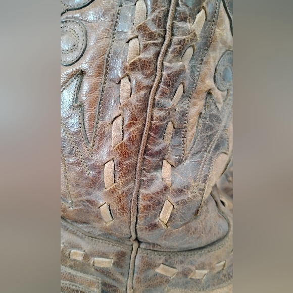VINTAGE HANDTOOLED LEATHER COWBOY BOOTS - Picture 6 of 13